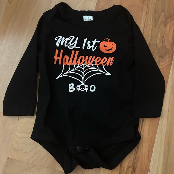 Halloween Onesie Bundle 🎃👻 - Picture 6 of 9